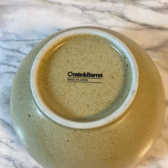 Crate and Barrel Cereal Bowls set of 4 Geometric Flowers Tan. - Picture 5 of 5